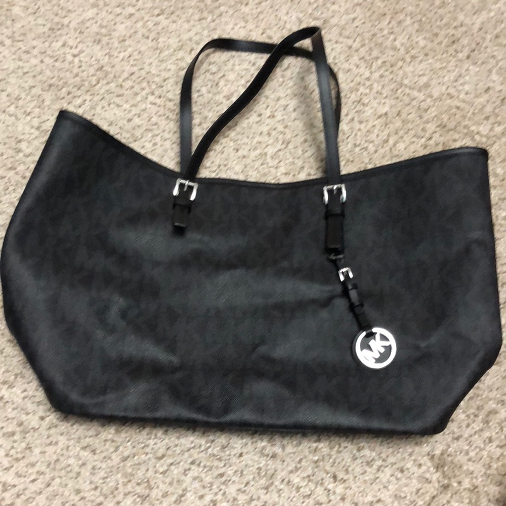 Authentic Michael Kors tote!